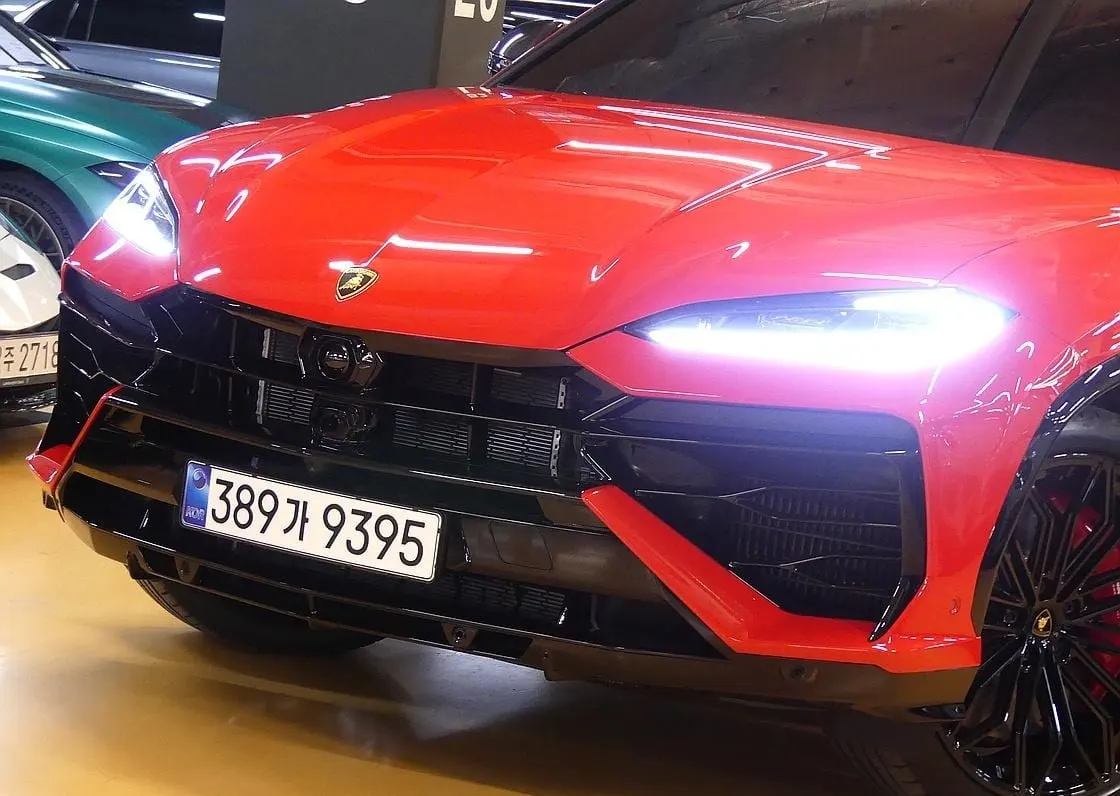 Lamborghini Urus 4.0 V8 SE 2025 — photo 1 sur 26