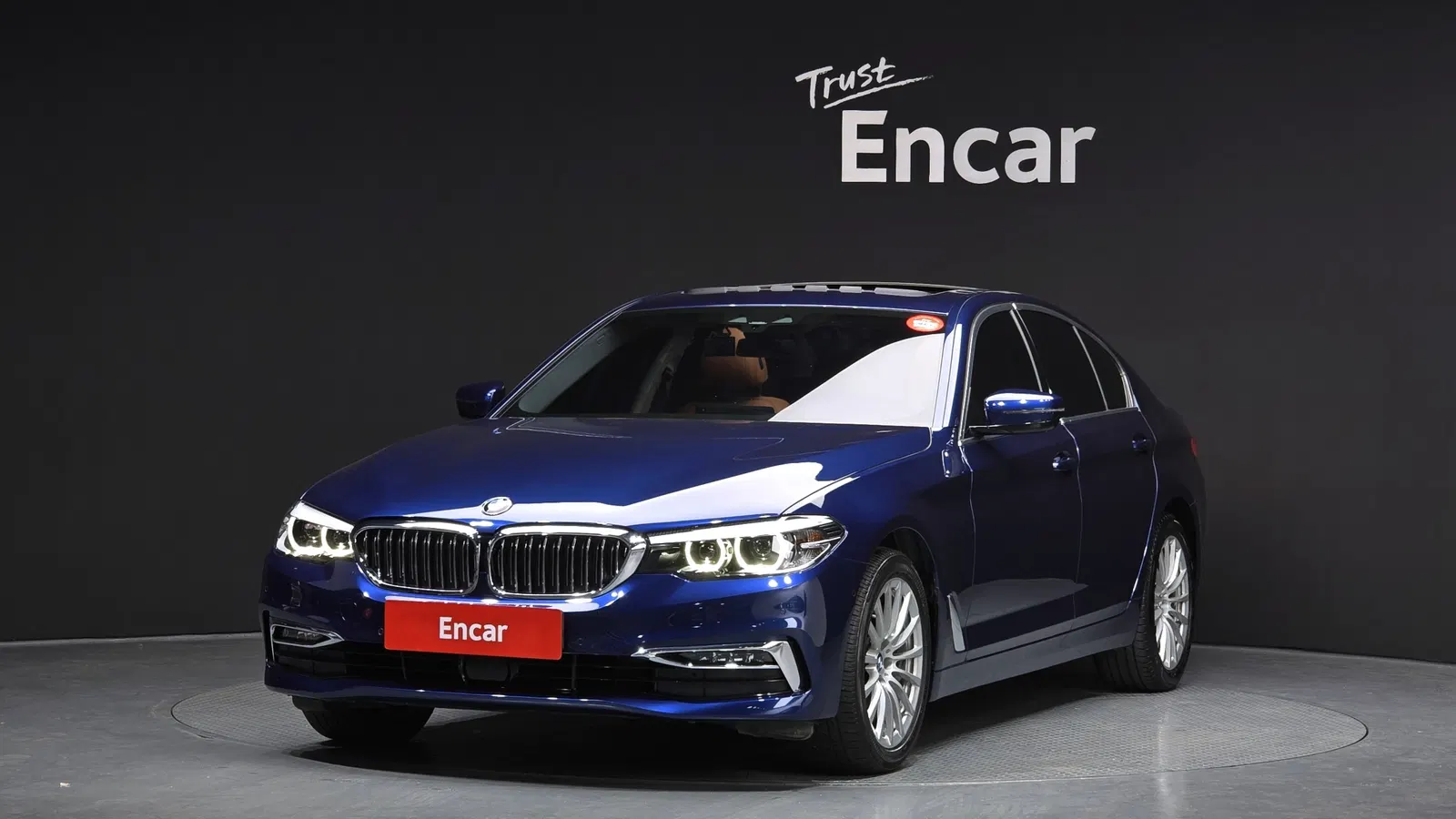 BMW Série 5 (G30) 520i Luxury 2020 — photo 1 sur 20