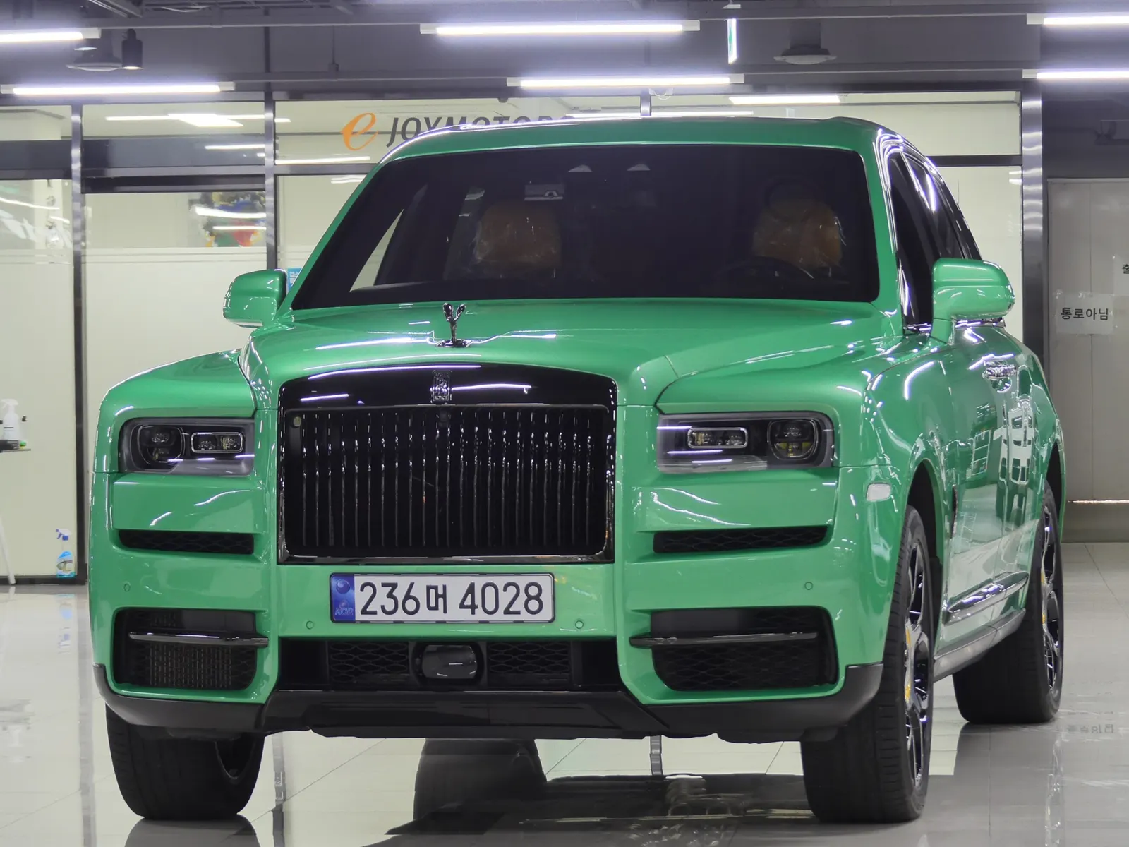 Rolls-Royce Cullinan 6.7 V12 Black Badge 2023 — photo 1 sur 26