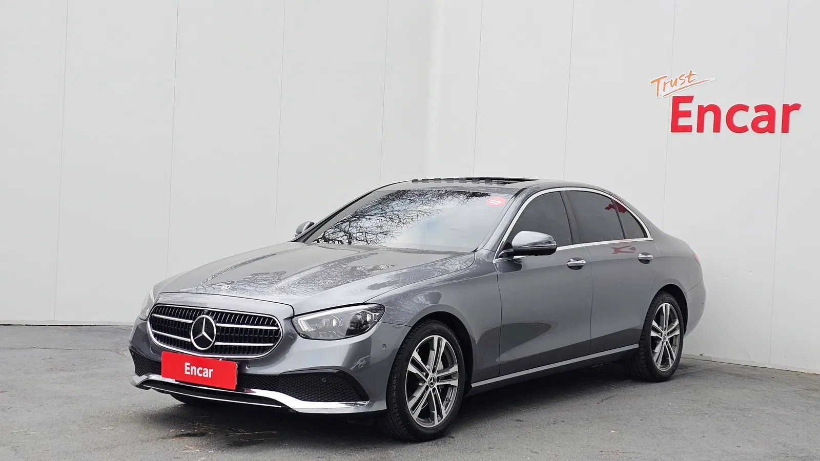 Mercedes-Benz Classe E E350 4MATIC Avantgarde (W213) 2021 — photo 1 sur 20