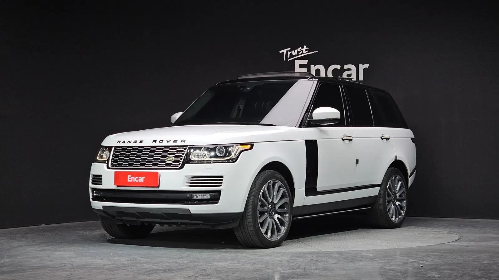 Land Rover Range Rover 4e génération 4.4 SDV8 AB Diesel 2015 — photo 1 sur 26