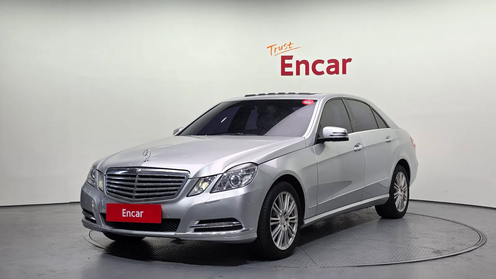 Mercedes-Benz Classe E E300 Elegance (W212) 2011 — photo 1 sur 20