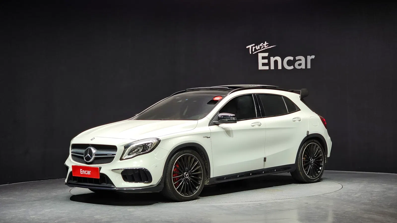 Mercedes-AMG GLA GLA45 4MATIC (X156) 2018 — photo 1 sur 8