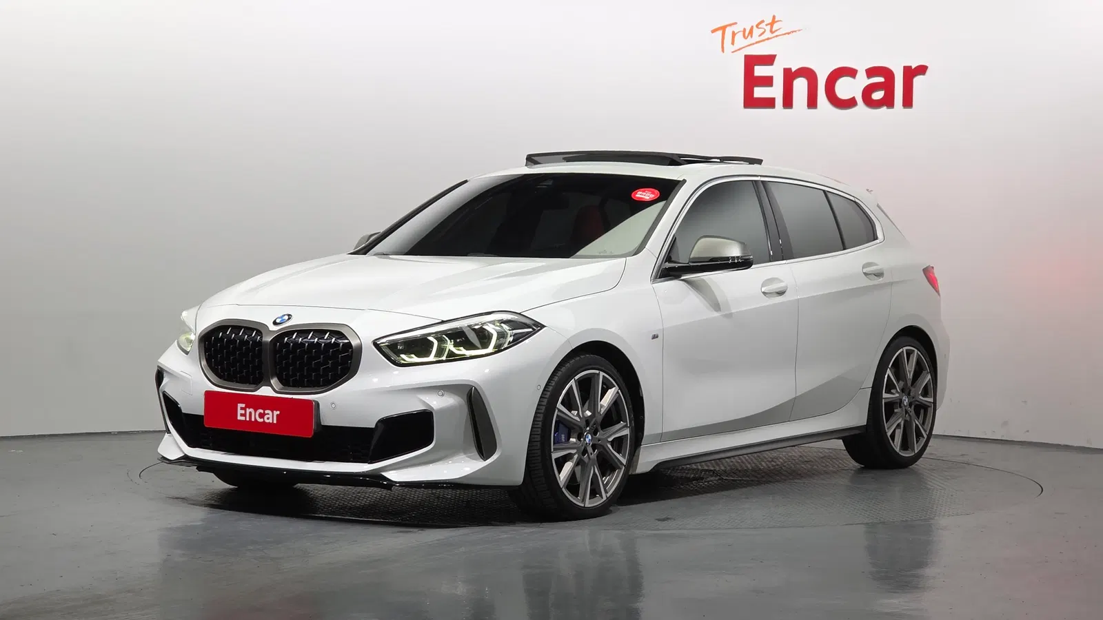 BMW Série 1 (F40) M135i xDrive 2022 — photo 1 sur 20