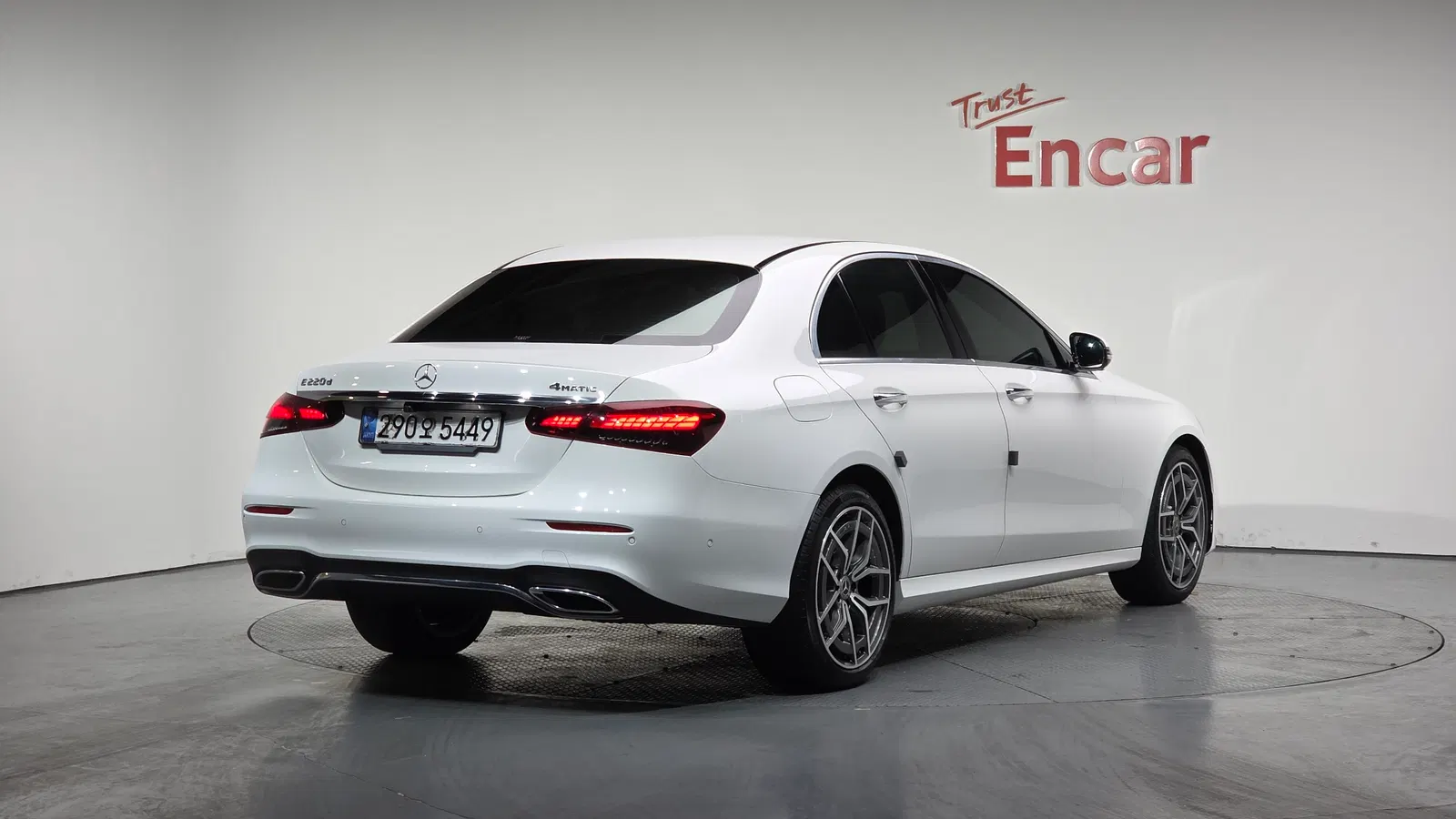 Mercedes-Benz Classe E AMG Line · E220d 4MATIC (W213) 2021 — photo 1 sur 20