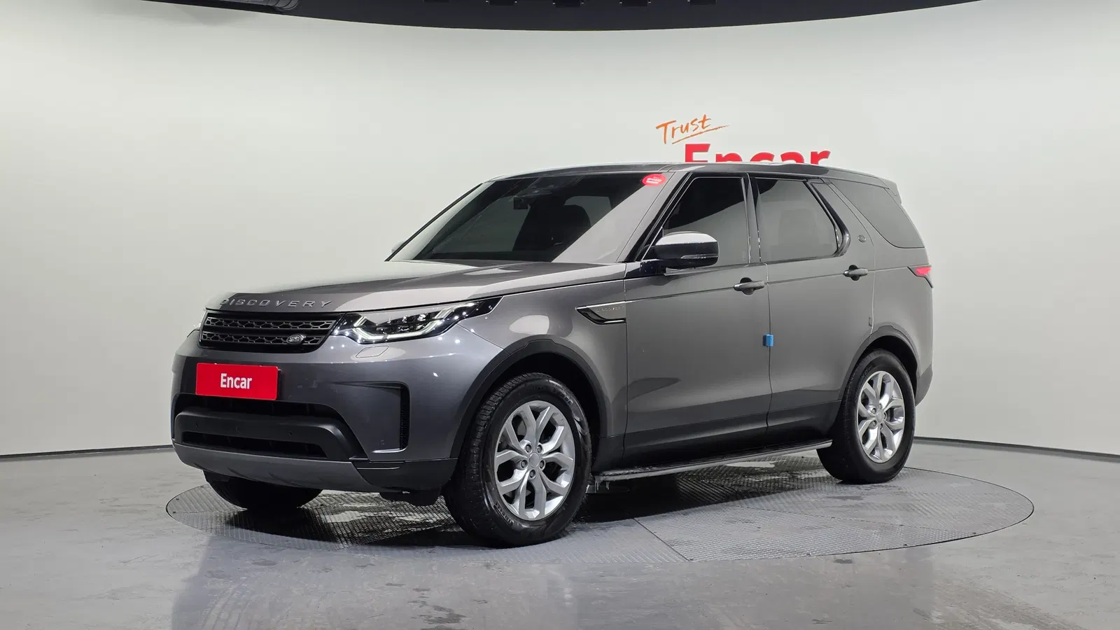 Land Rover Discovery 5 2.0 SD4 SE 2018 — photo 1 sur 20