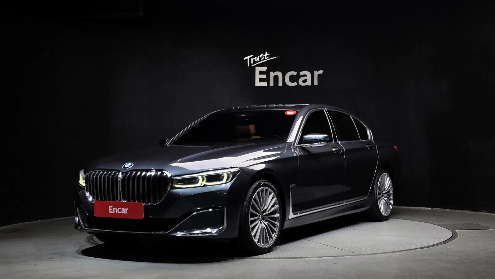 BMW Série 7 (G11) 730d xDrive Design Pure Excellence 2020 — photo 1 sur 20