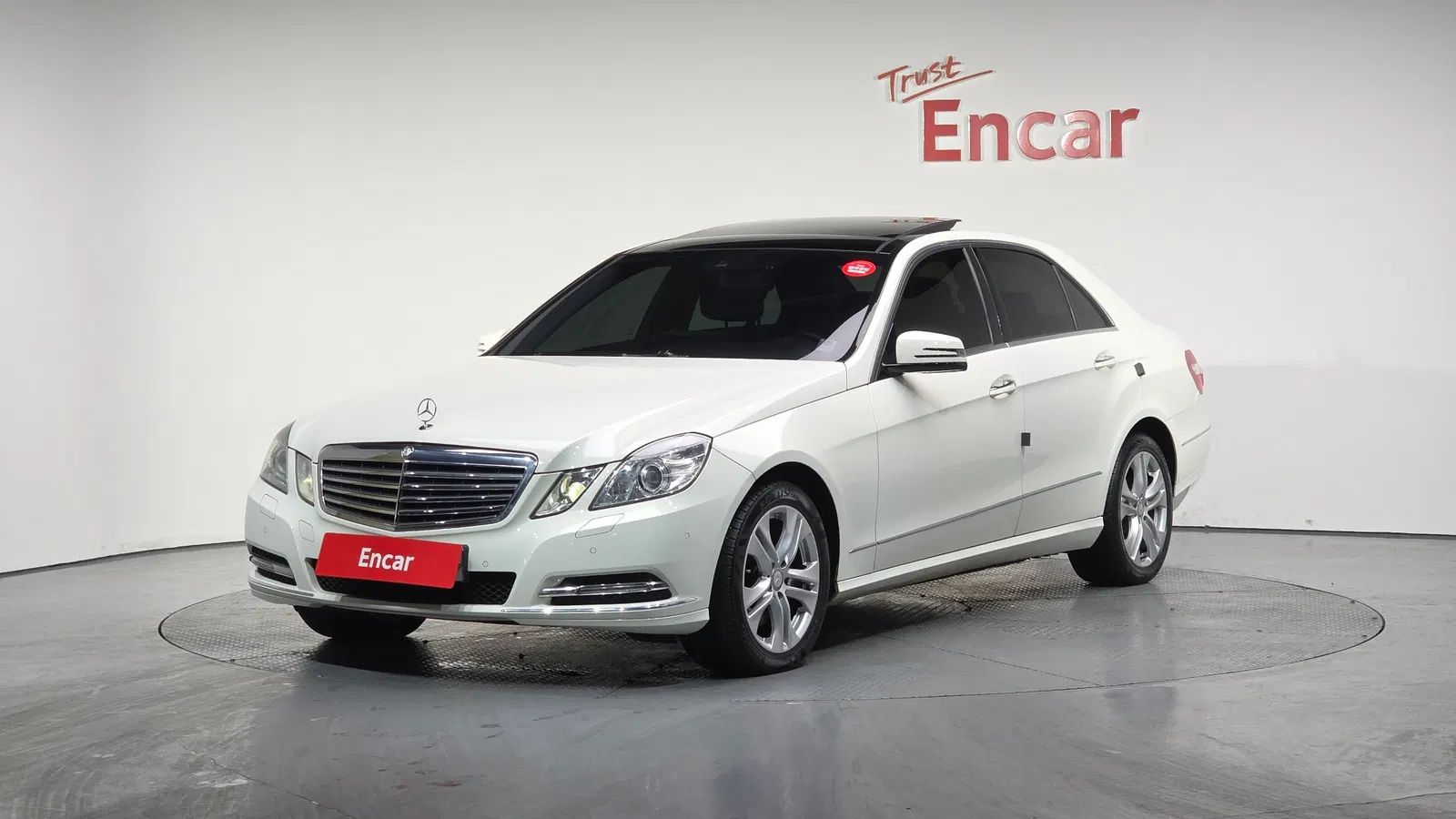 Mercedes-Benz Classe E E300 Elegance (W212) 2012 — photo 1 sur 20