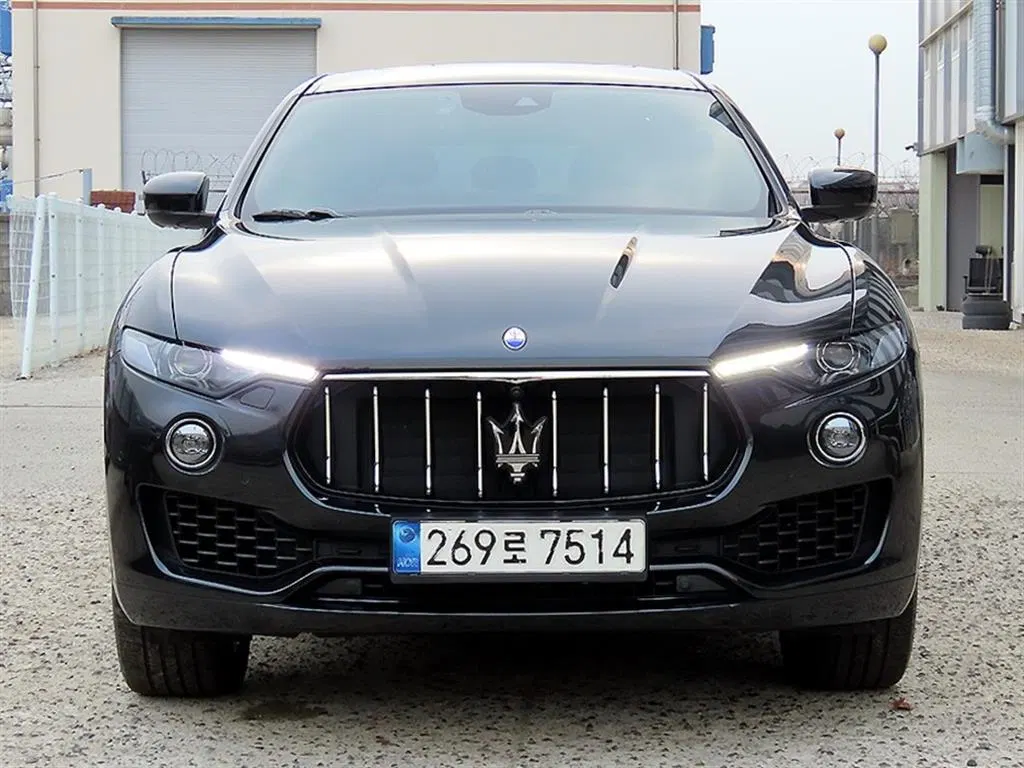 Maserati Levante 3.0 Diesel AWD GranLusso 2018 — photo 1 sur 26