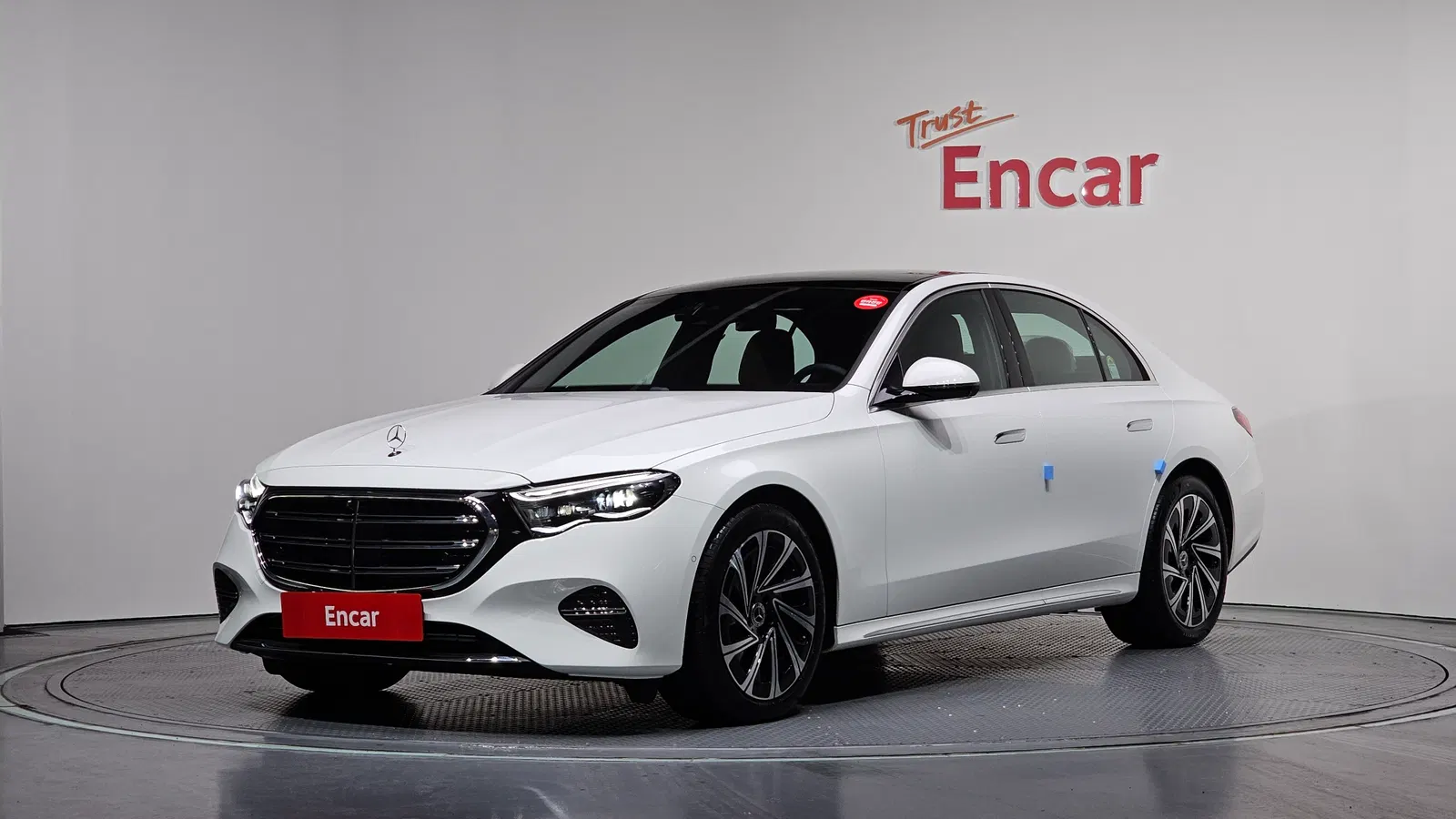 Mercedes-Benz Classe E E300 4MATIC Exclusive (W214) 2026 — photo 1 sur 20