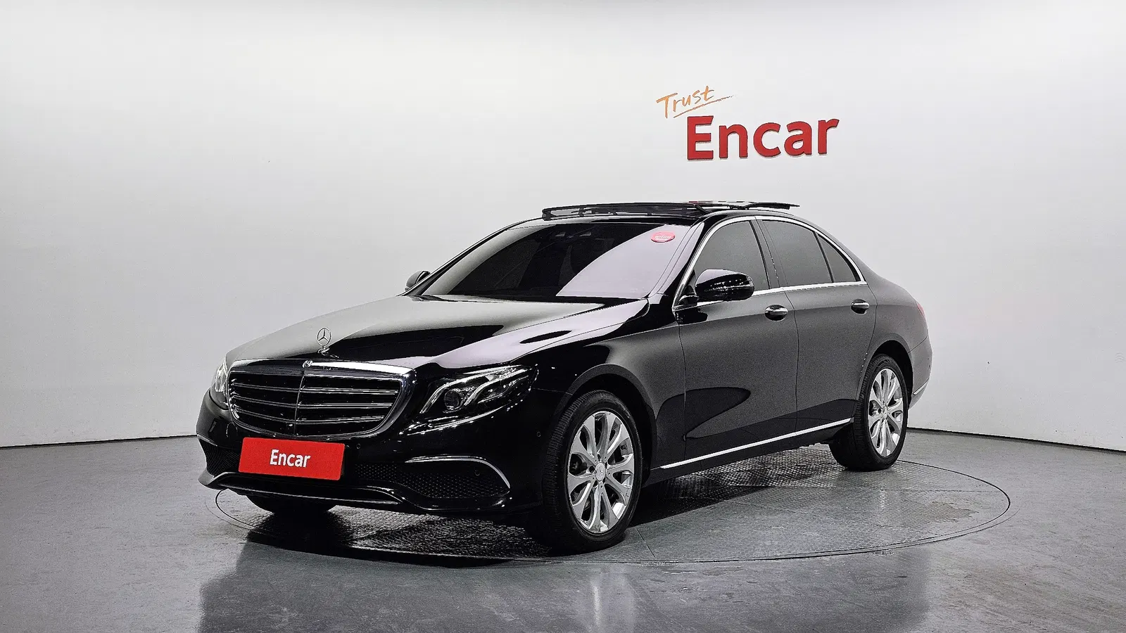 Mercedes-Benz Classe E E300 4MATIC Exclusive (W213) 2019 — photo 1 sur 20
