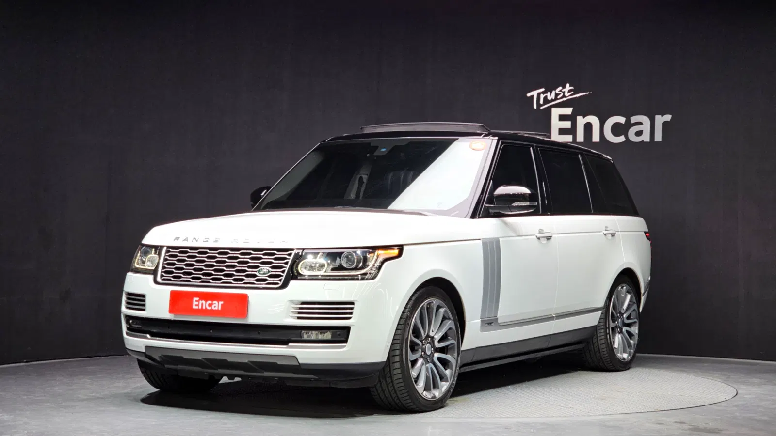 Land Rover Range Rover 4e génération 4.4 SDV8 AB LWB Diesel 2016 — photo 1 sur 20