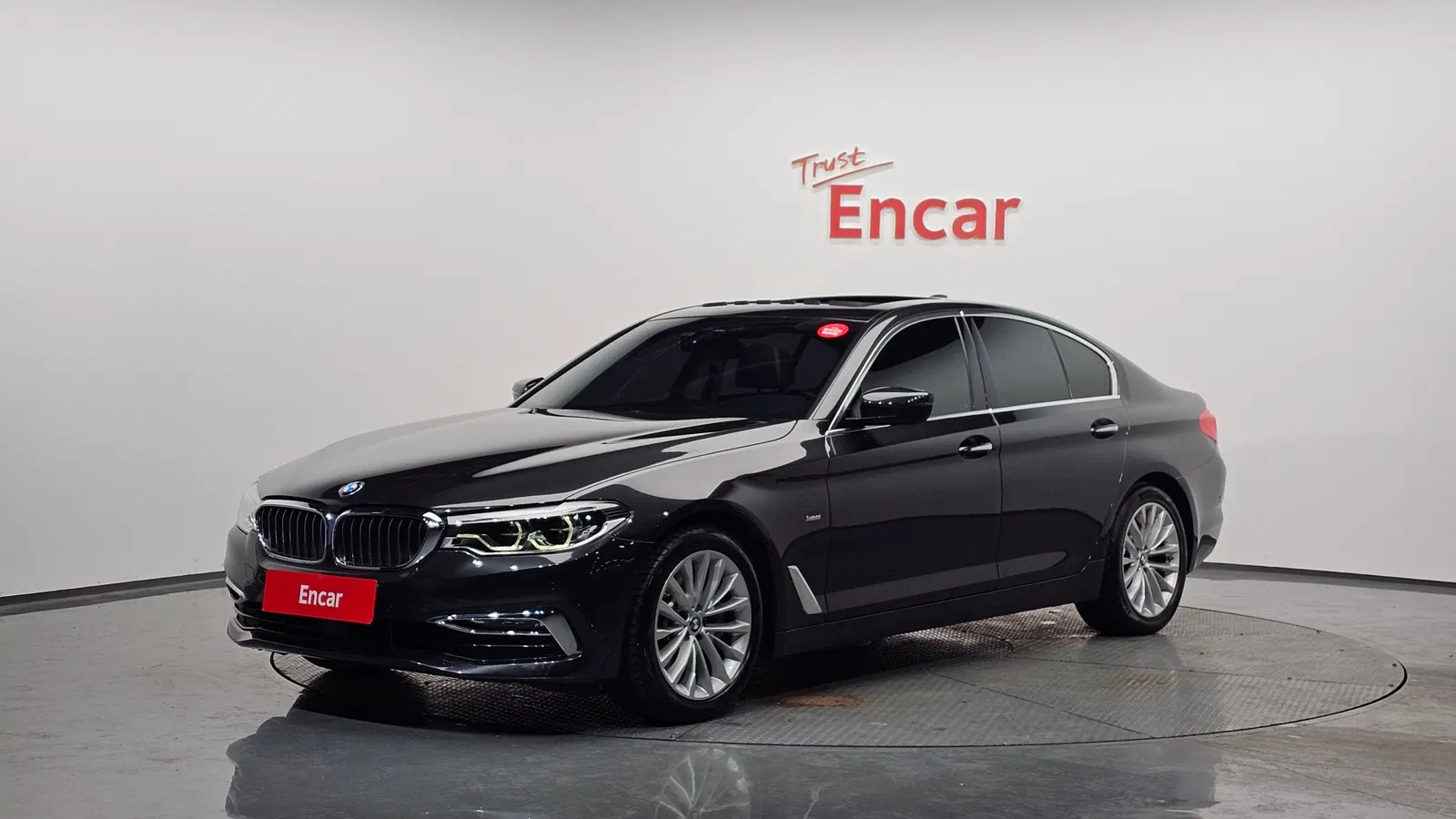 BMW Série 5 (G30) 530i Luxury Plus 2018 — photo 1 sur 20