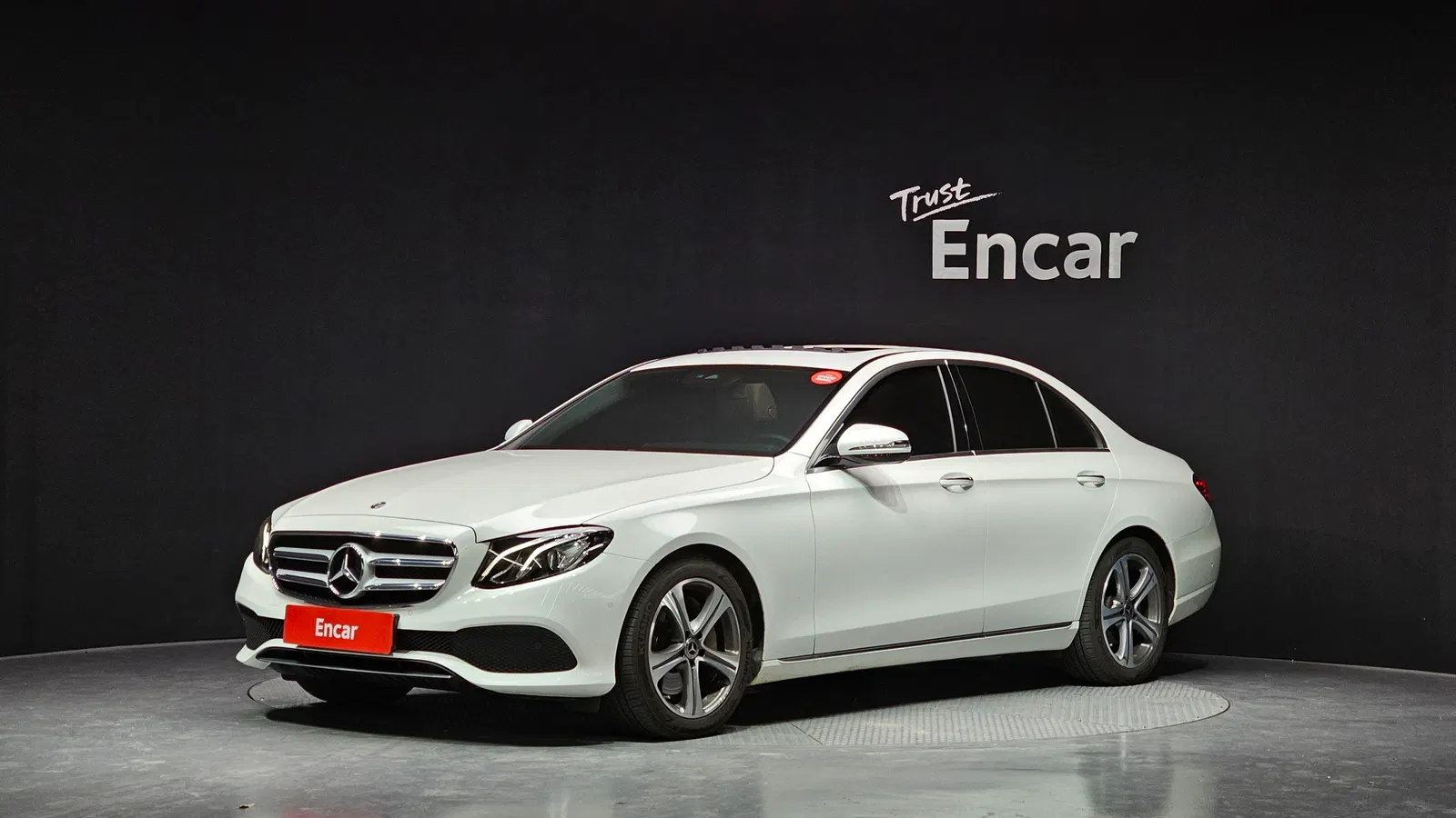 Mercedes-Benz Classe E E300 Avantgarde (W213) 2019 — photo 1 sur 20