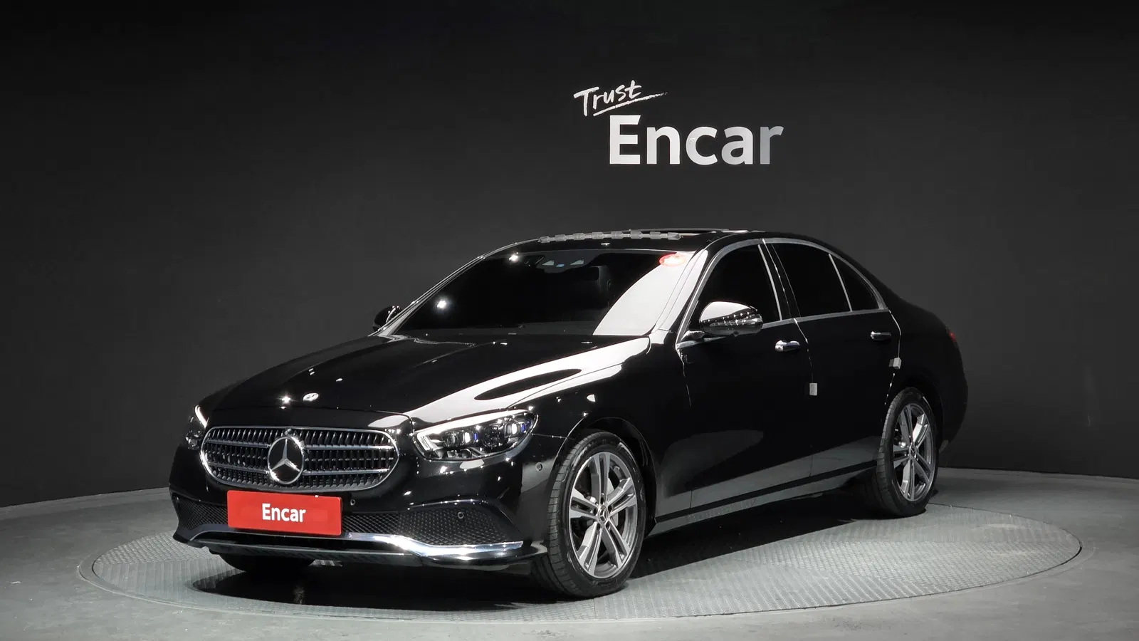 Mercedes-Benz Classe E E350 4MATIC Avantgarde (W213) 2022 — photo 1 sur 26