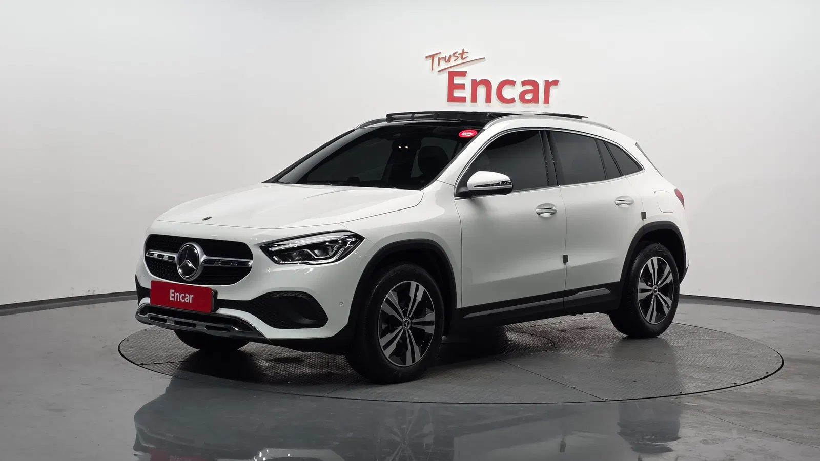 Mercedes-Benz GLA GLA220 (H247) 2021 — photo 1 sur 8