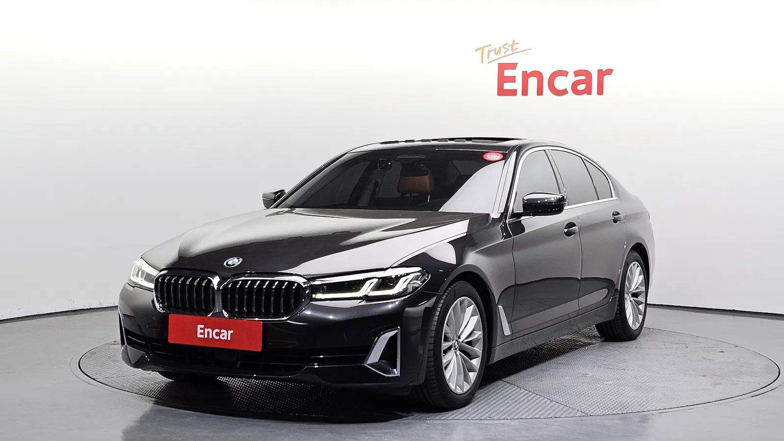 BMW Série 5 (G30) 520i Luxury 2021 — photo 1 sur 20