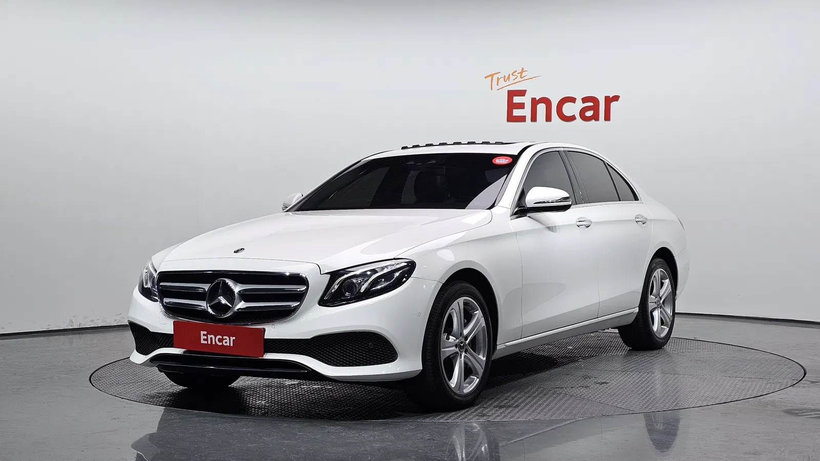 Mercedes-Benz Classe E E220d 4MATIC Avantgarde (W213) 2018 — photo 1 sur 20