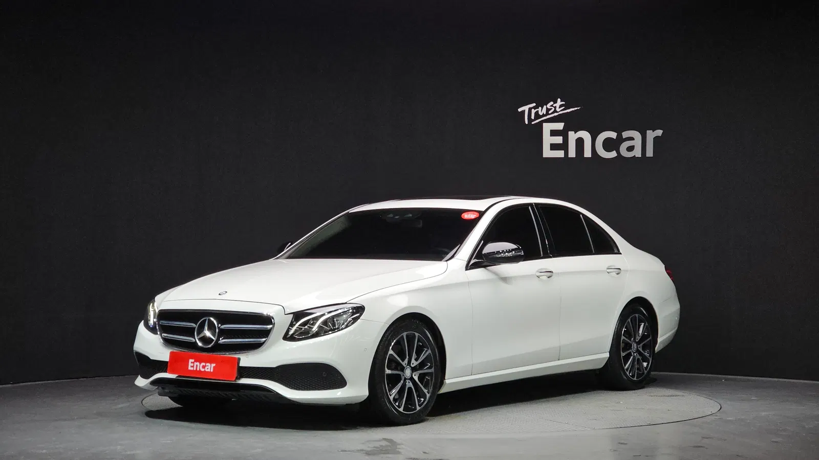 Mercedes-Benz Classe E E220d Avantgarde (W213) 2017 — photo 1 sur 20