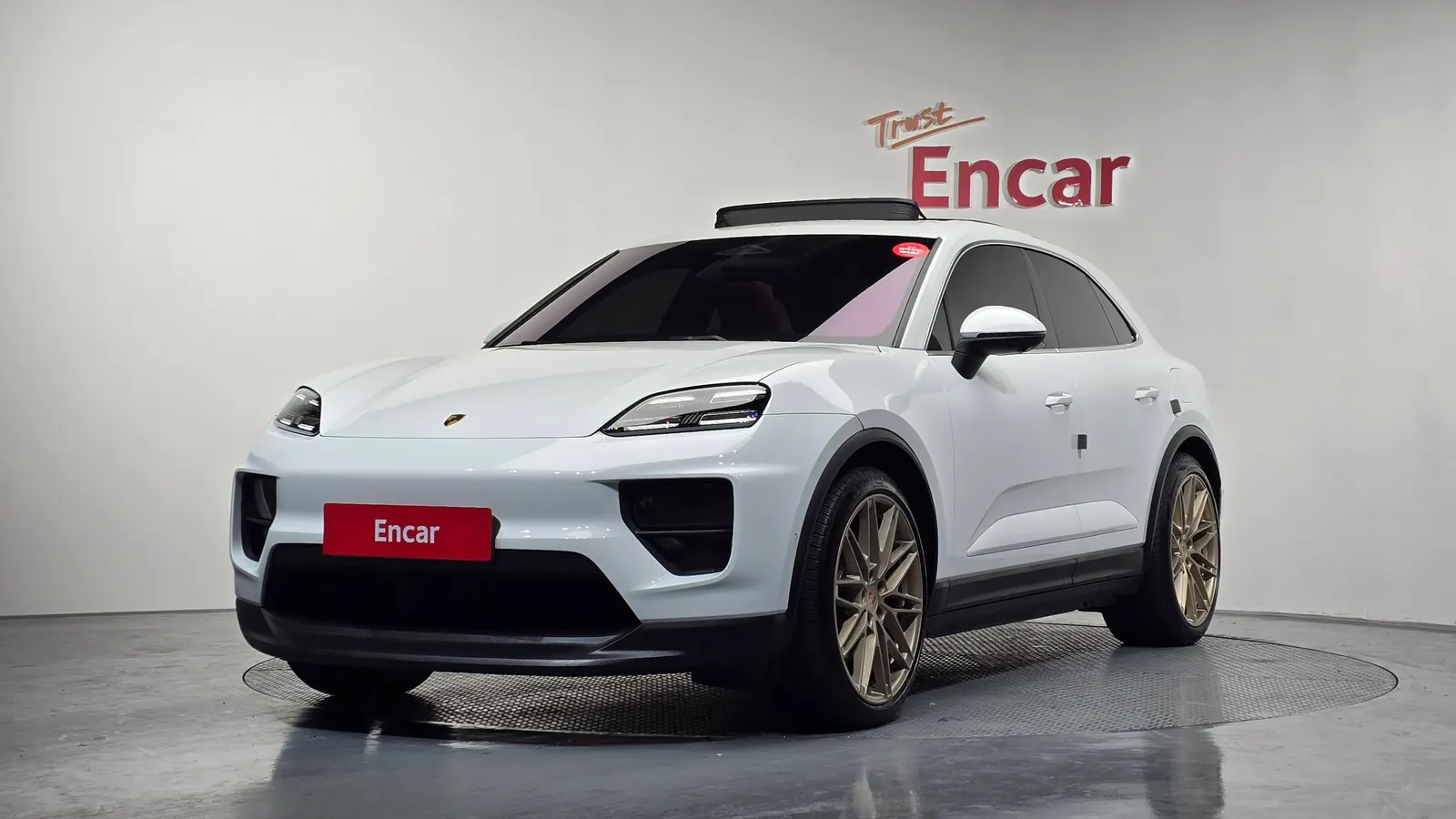 Porsche Macan EV 4S 2025 — photo 1 sur 20
