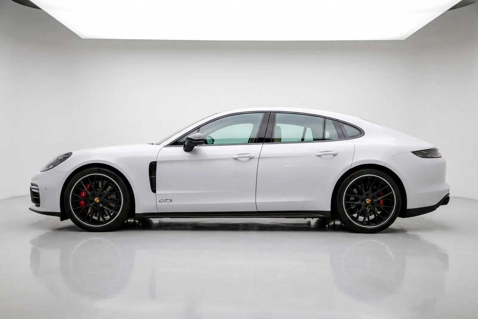 Porsche Panamera (971) 4.0 GTS 2022 — photo 1 sur 26