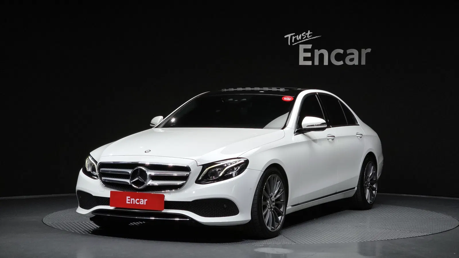 Mercedes-Benz Classe E E220d 4MATIC Avantgarde (W213) 2017 — photo 1 sur 20