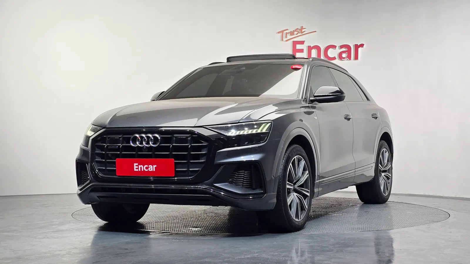 Audi Q8 (4M) 55 TFSI Quattro Premium 2021 — photo 1 sur 20