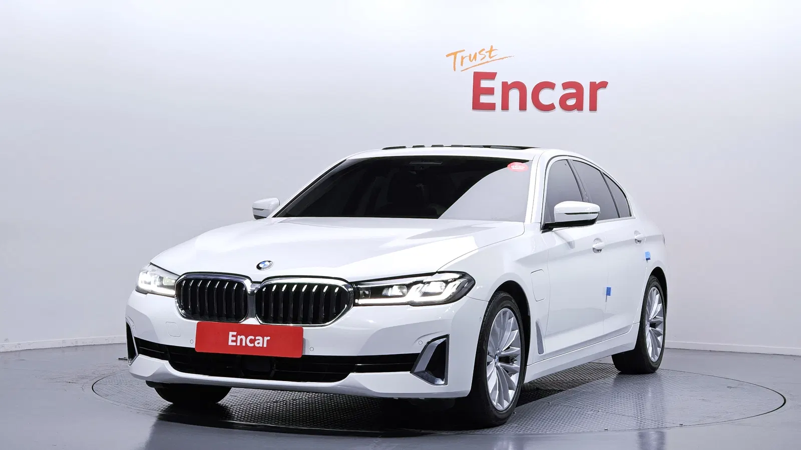 BMW Série 5 (G30) 530e Luxury 2021 — photo 1 sur 26