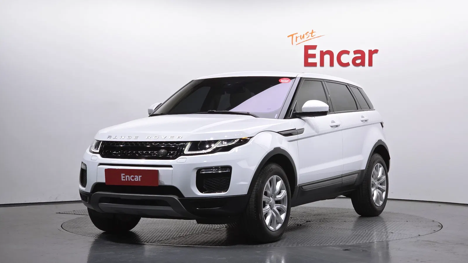 Land Rover Range Rover Evoque 2.0 TD4 SE 2018 — photo 1 sur 20