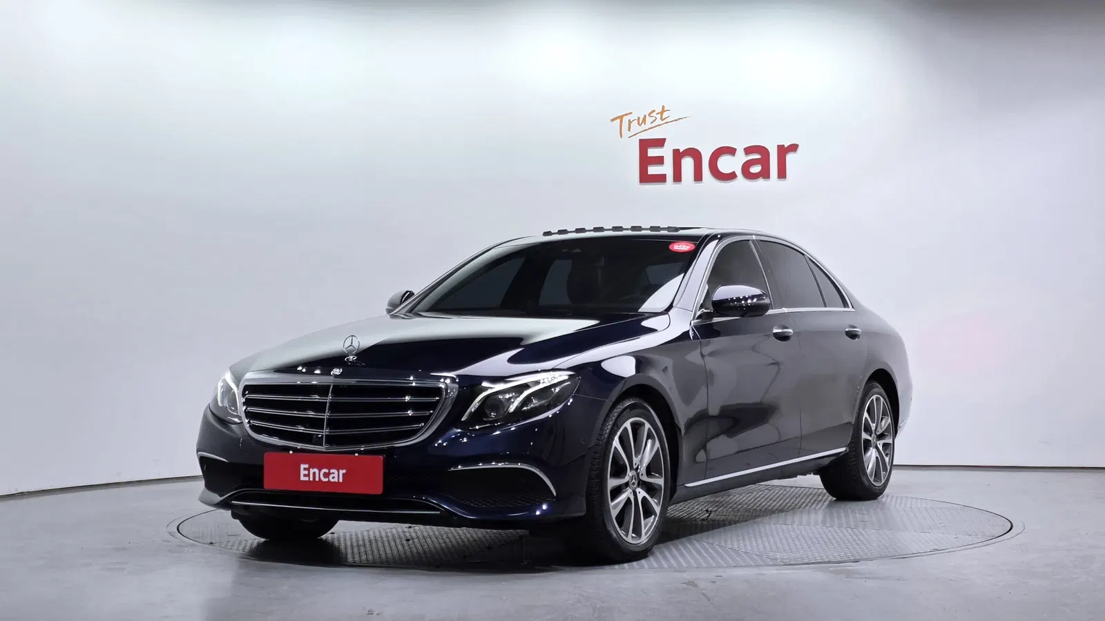 Mercedes-Benz Classe E E300 Exclusive Standard (W213) 2018 — photo 1 sur 20