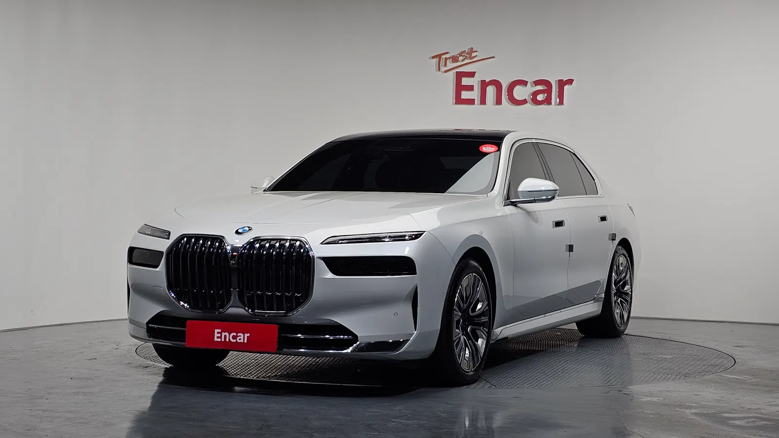 BMW Série 7 (G70) 740d xDrive Design Pure Excellence 2023 — photo 1 sur 20