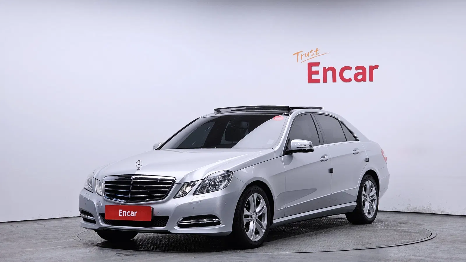 Mercedes-Benz Classe E E300 Avantgarde (W212) 2011 — photo 1 sur 8