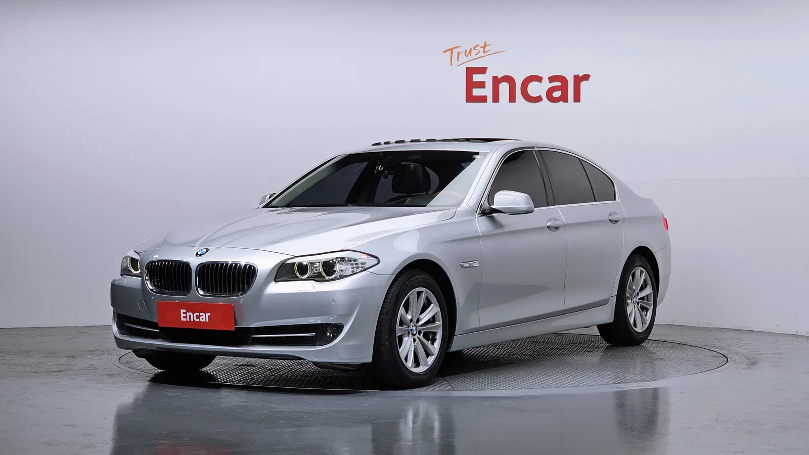 BMW Série 5 (F10) 523i 2010 — photo 1 sur 20