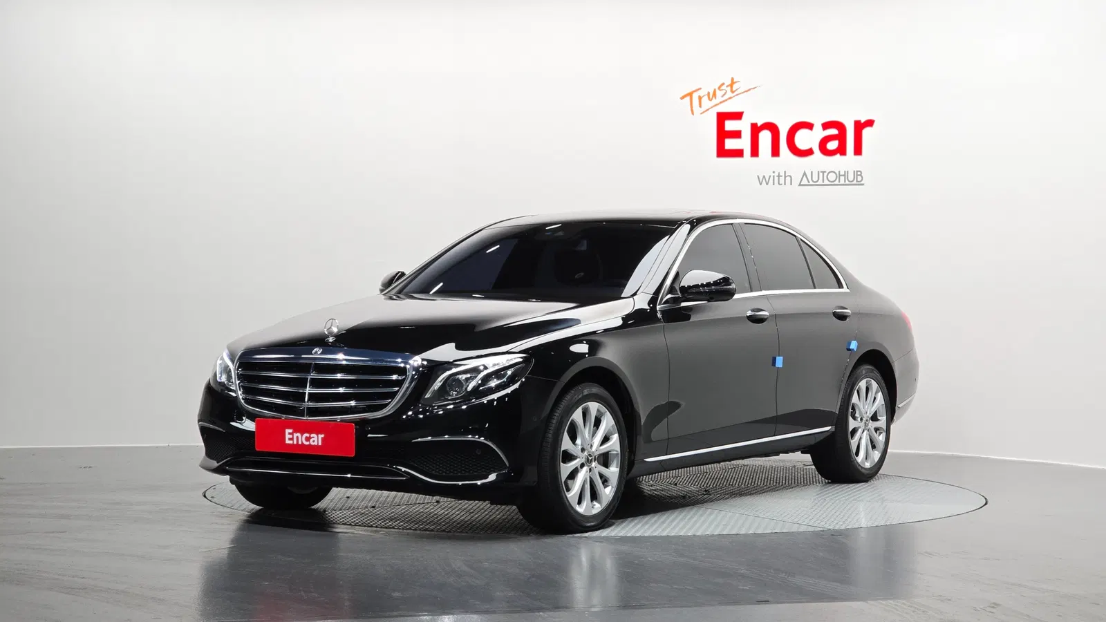 Mercedes-Benz Classe E E300 4MATIC Exclusive Standard (W213) 2018 — photo 1 sur 20