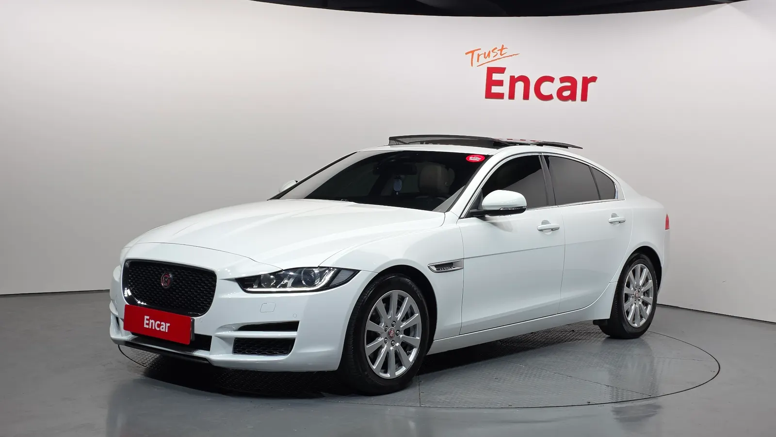 Jaguar XE 20d Prestige 2016 — photo 1 sur 20