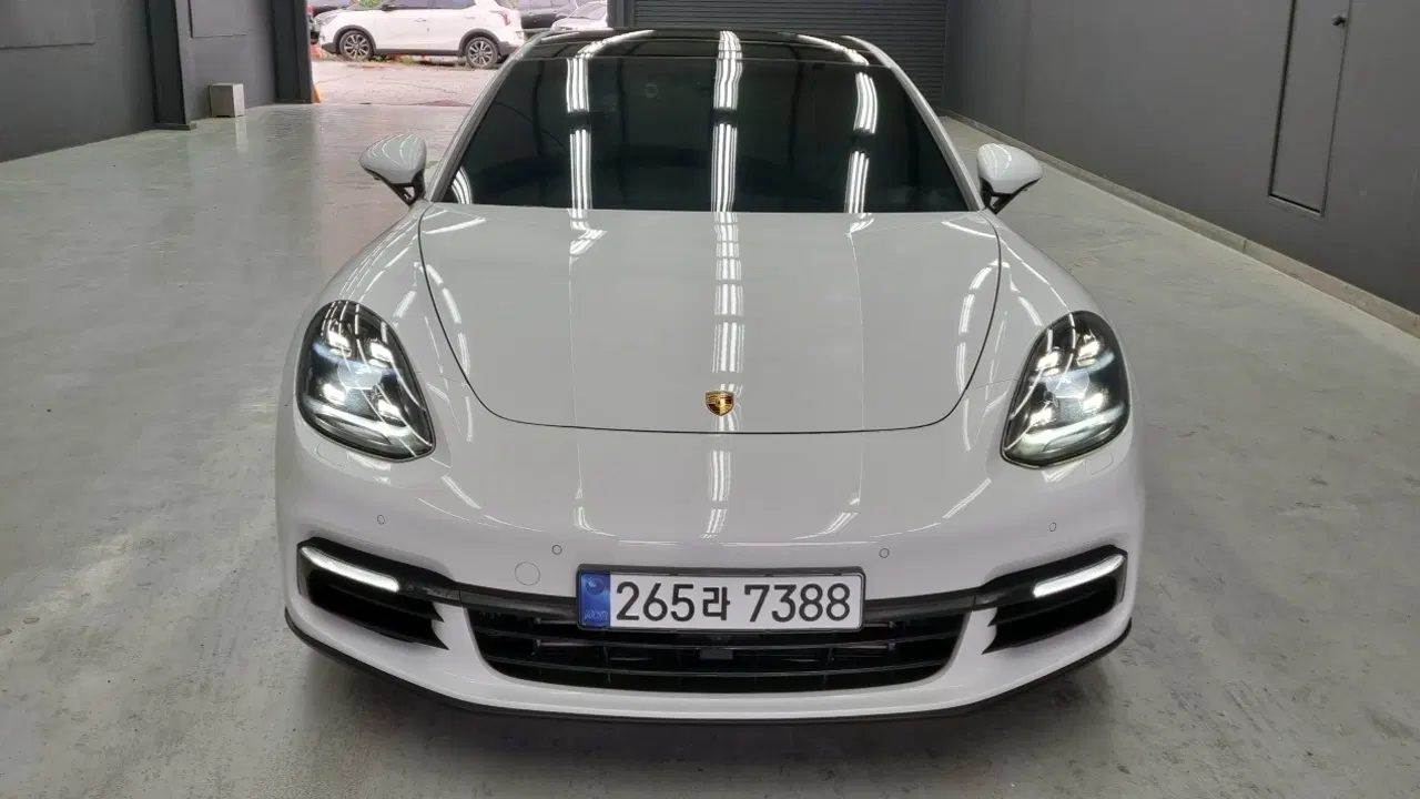Porsche Panamera (971) 3.0 AWD 2018 — photo 1 sur 24