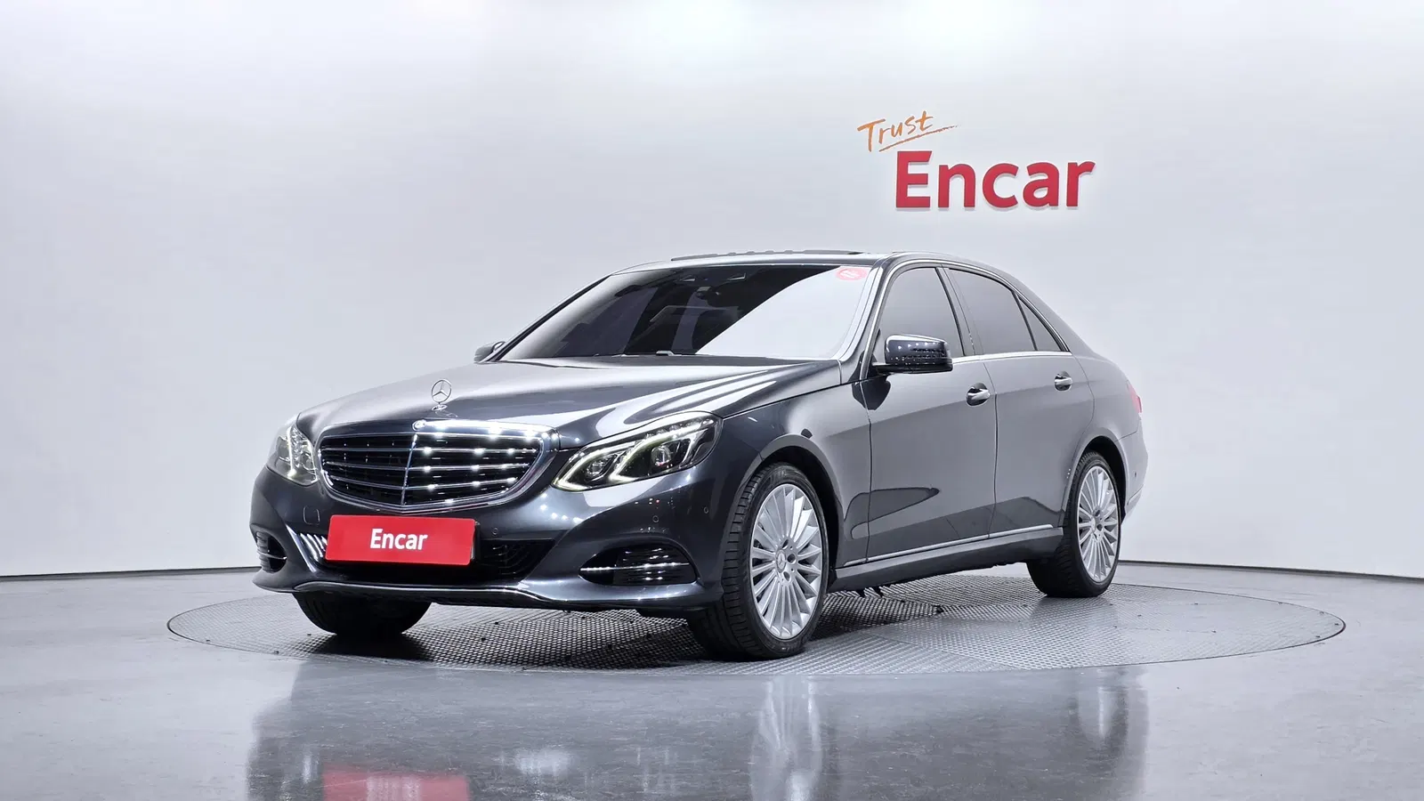 Mercedes-Benz Classe E E300 Elegance (W212) 2016 — photo 1 sur 20