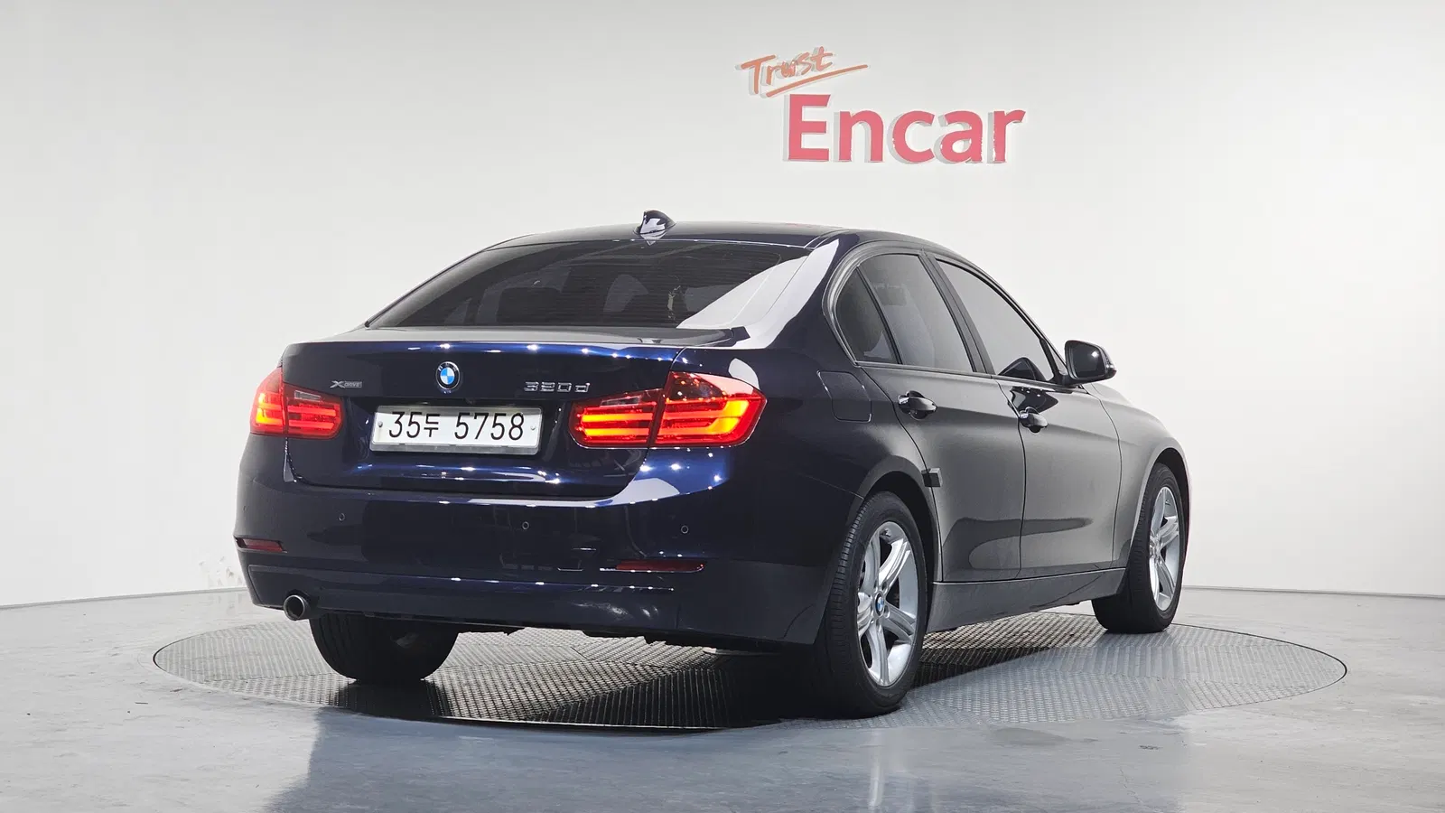 BMW Série 3 (F30) 320d xDrive 2015 — photo 1 sur 26