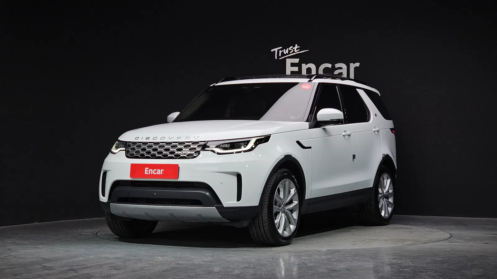 Land Rover Discovery 5 2.0 P300 SE 2023 — photo 1 sur 20