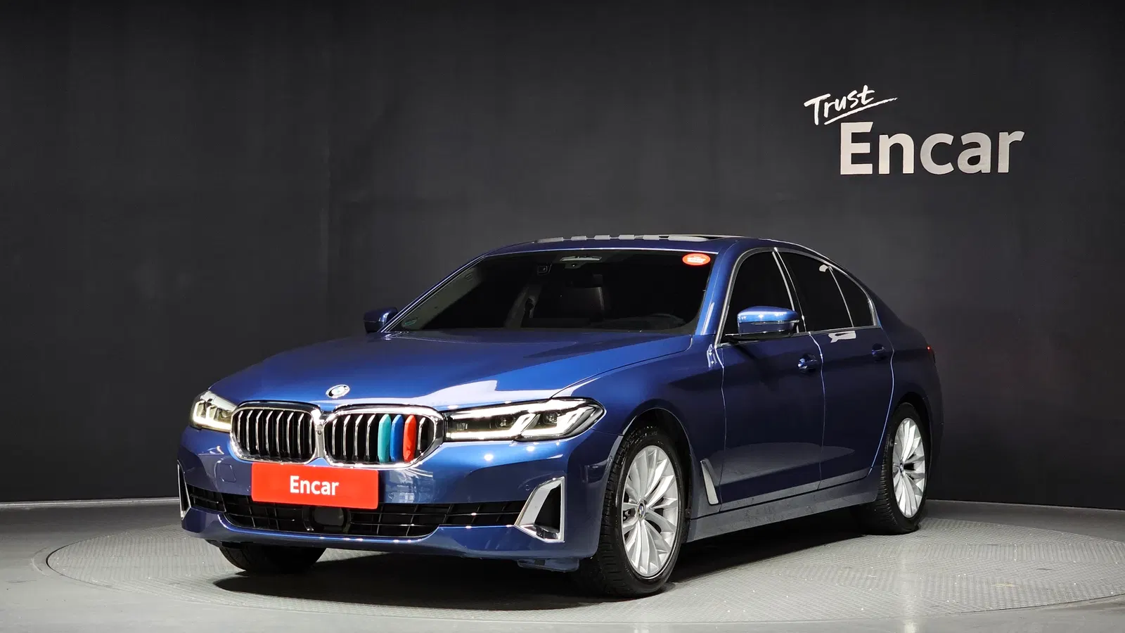 BMW Série 5 (G30) 530i Luxury 2021 — photo 1 sur 20
