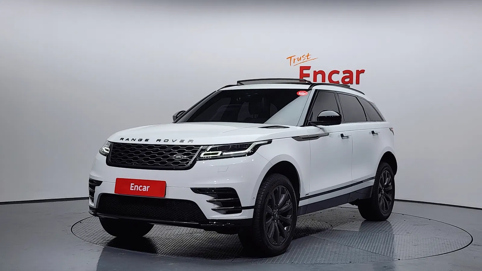 Land Rover Range Rover Velar 3.0 D300 R-Dynamic SE 2019 — photo 1 sur 20