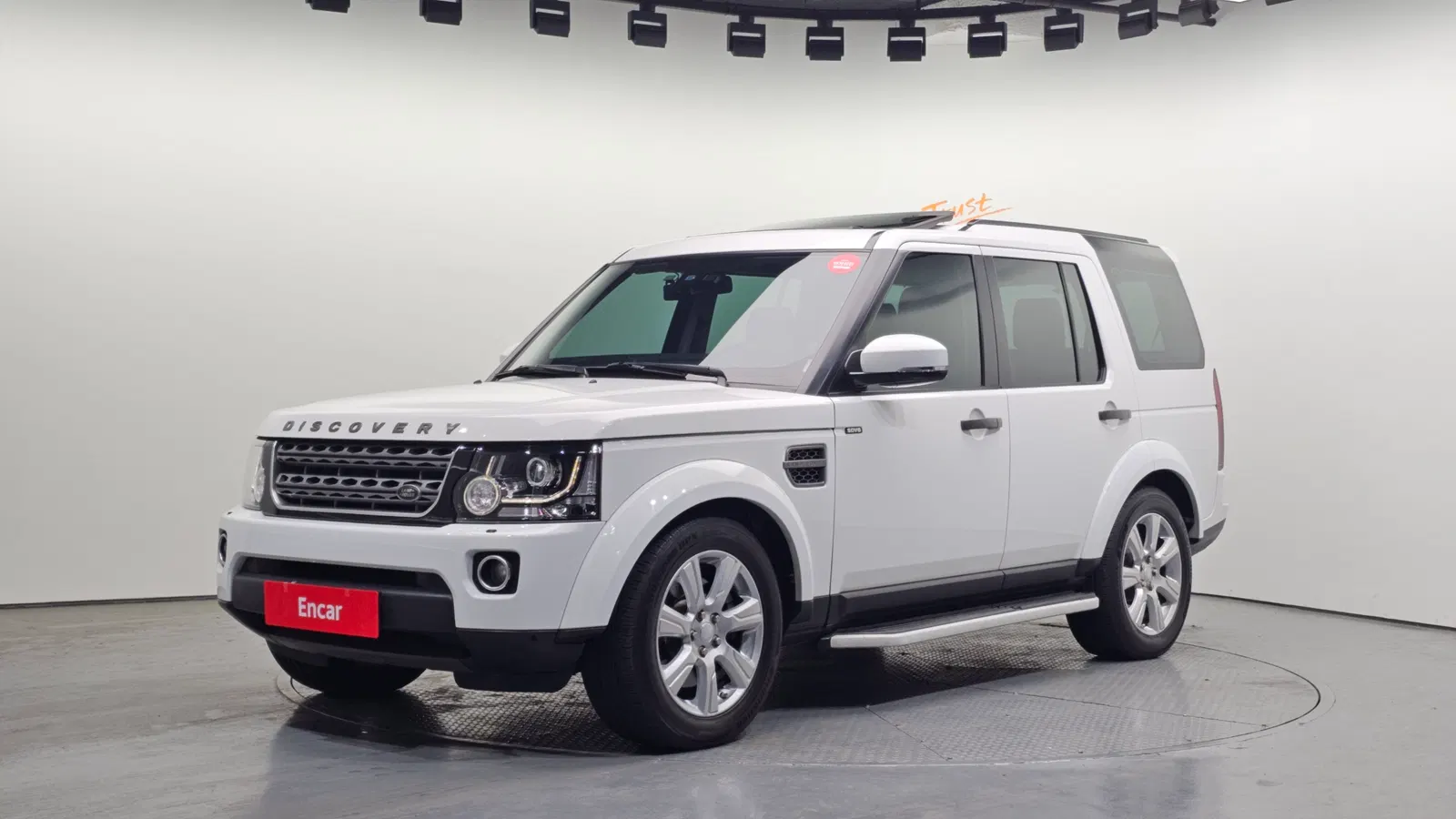 Land Rover Discovery 4 3.0 SDV6 SE 2016 — photo 1 sur 20