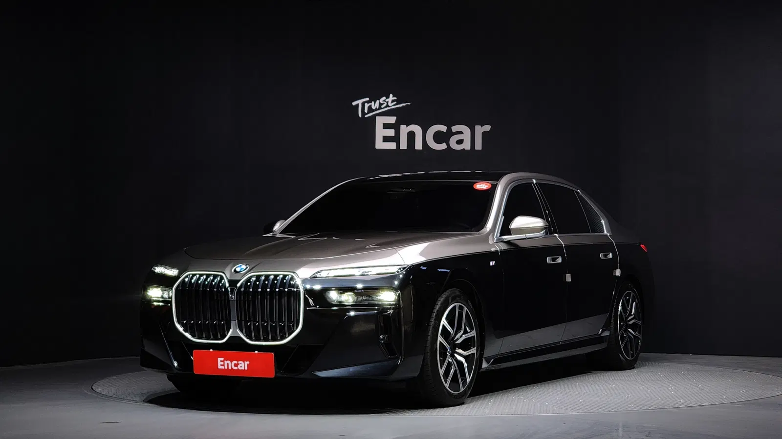 BMW Série 7 (G70) 740i xDrive M Sport 2024 — photo 1 sur 20