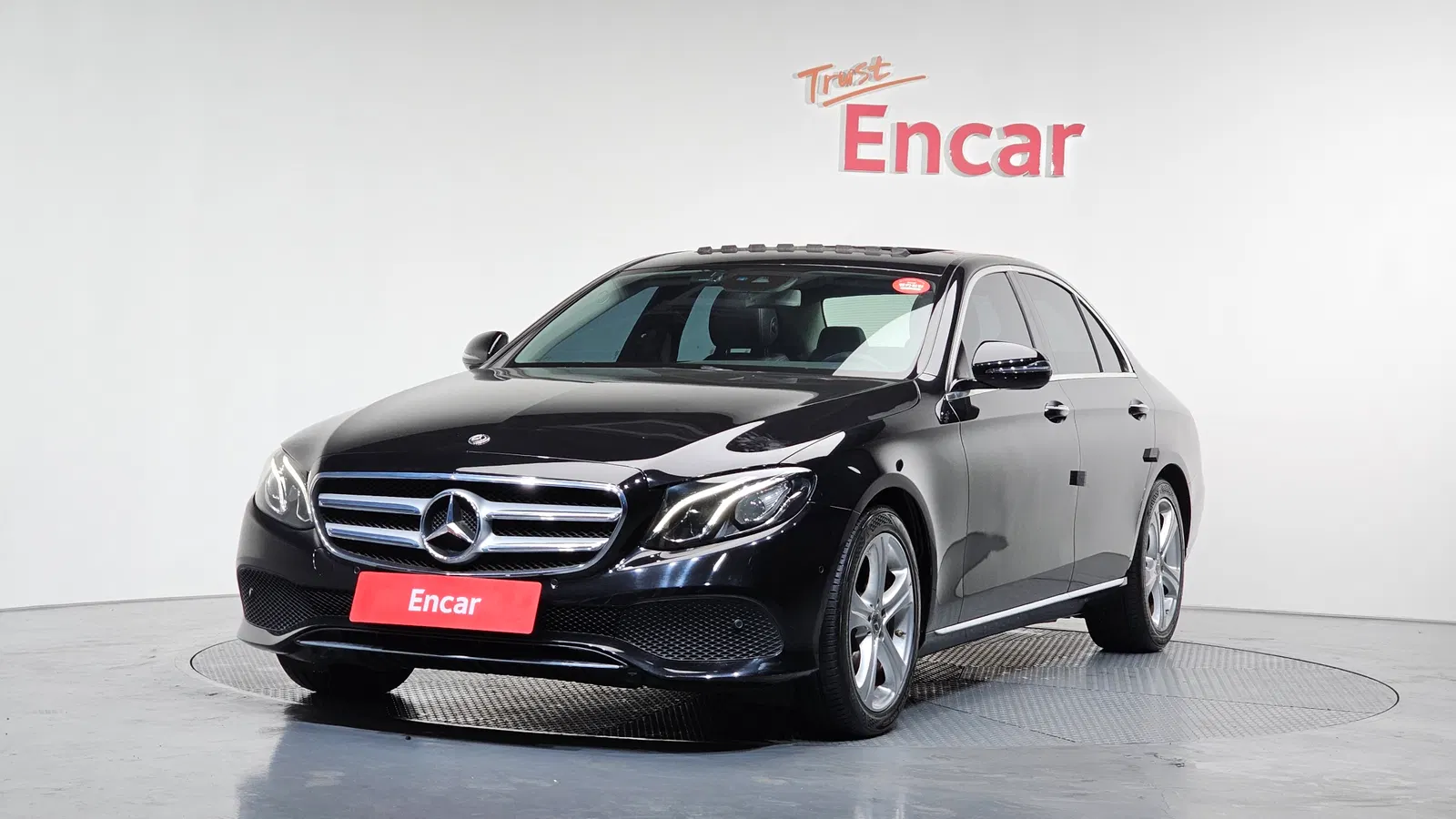 Mercedes-Benz Classe E E200 Avantgarde (W213) 2018 — photo 1 sur 20