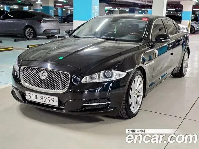 Jaguar All New XJ 3.0D Premium Luxury LWB 2011 — photo 1 sur 26