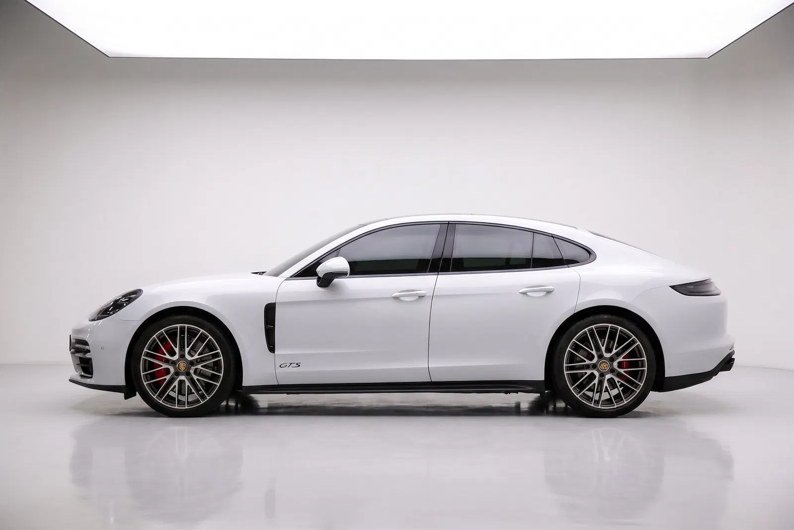 Porsche Panamera (971) 4.0 GTS 2022 — photo 1 sur 26