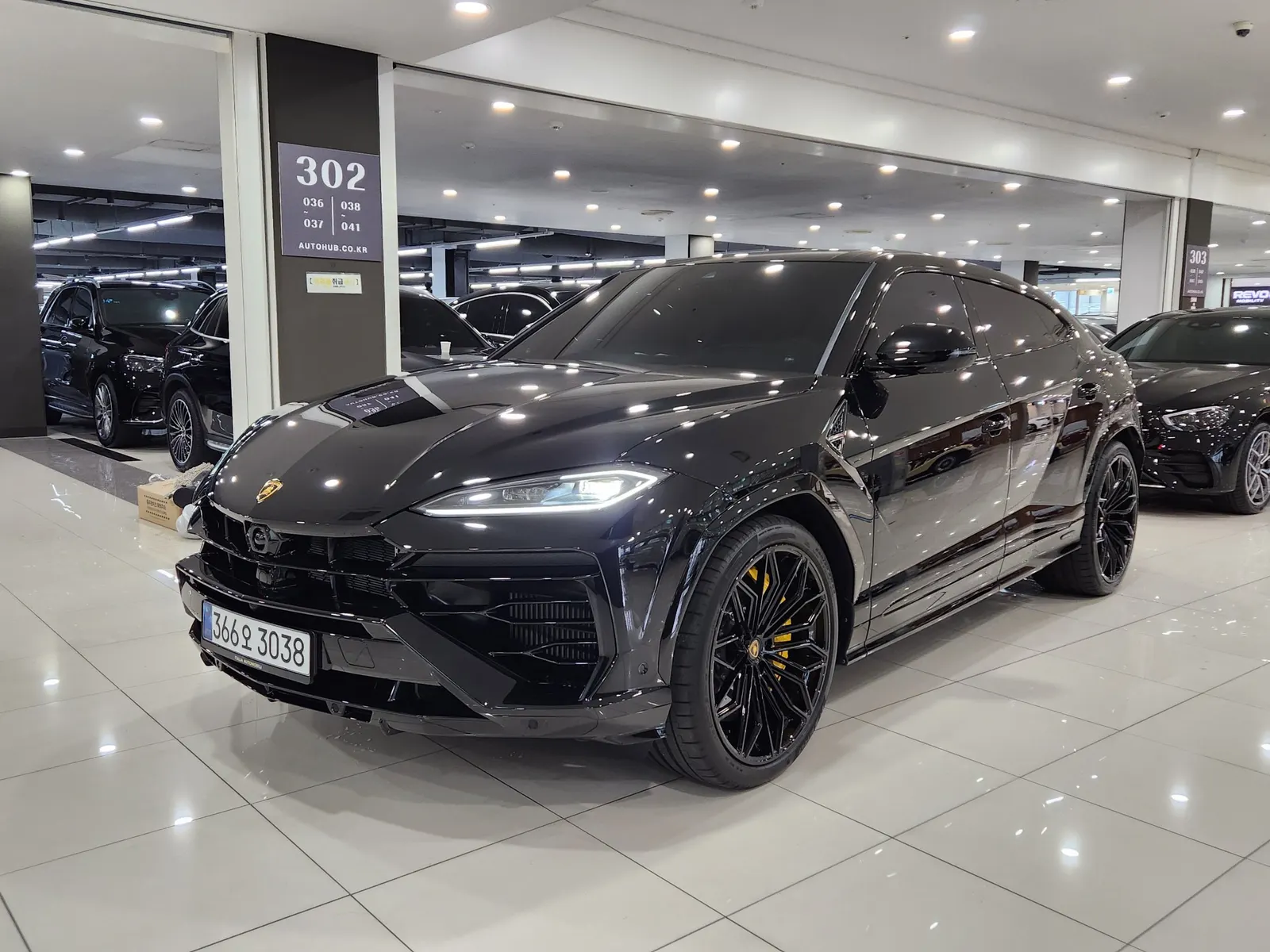 Lamborghini Urus 4.0 V8 SE 2025 — photo 1 sur 26