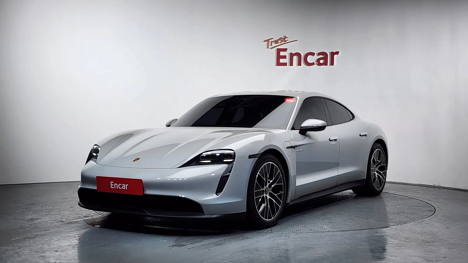 Porsche Taycan Base 2022 — photo 1 sur 20