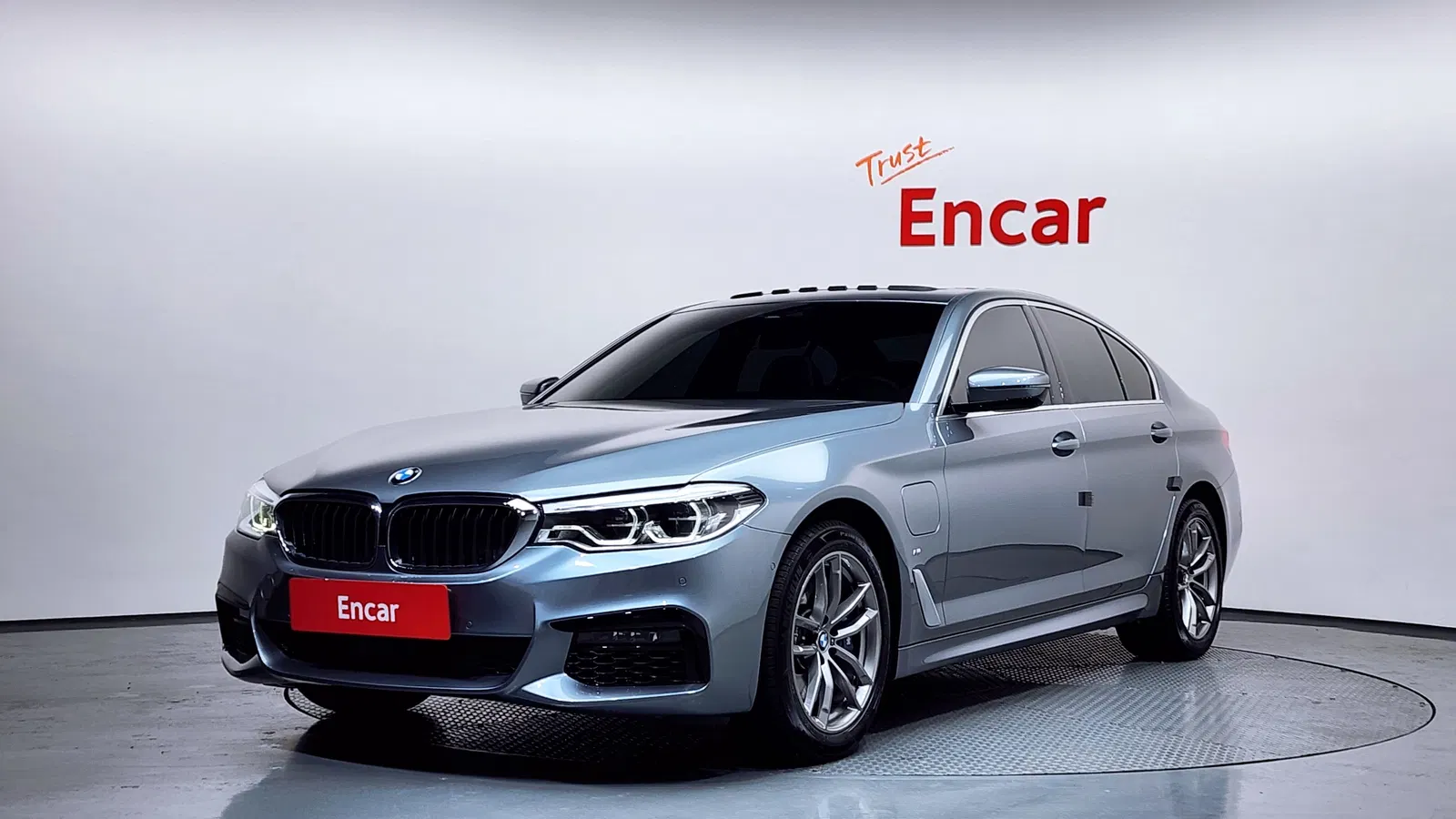 BMW Série 5 (G30) 530e M Sport 2020 — photo 1 sur 26