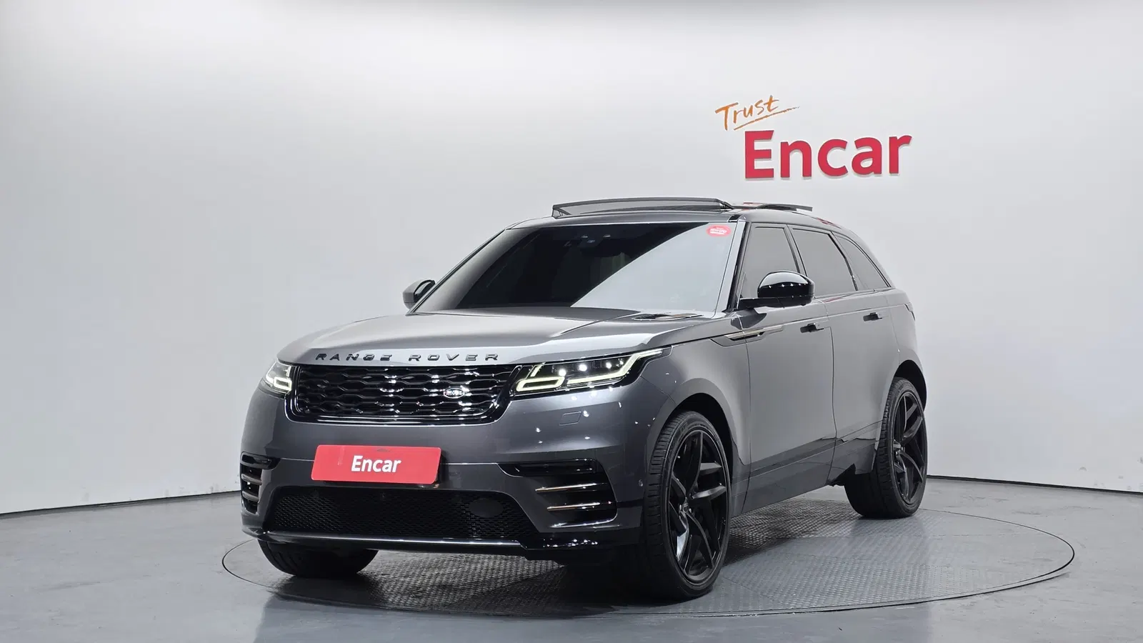 Land Rover Range Rover Velar 3.0 D300 R-Dynamic HSE 2018 — photo 1 sur 25